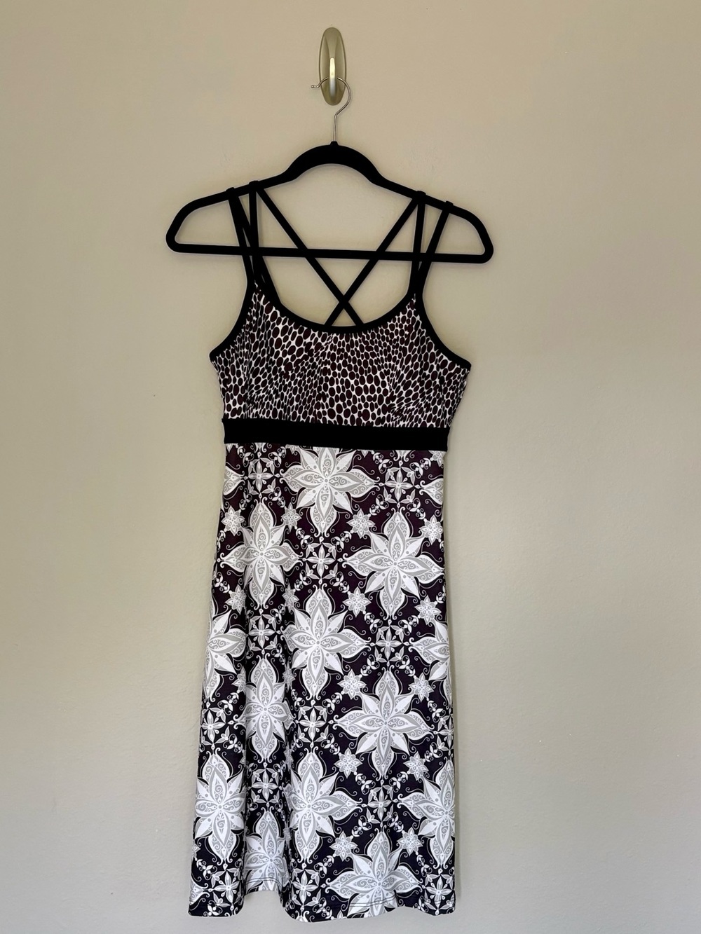 NWT Prana Kaley Dress Black Flower Mixed Print Built-In Bra Strappy Back USA M
